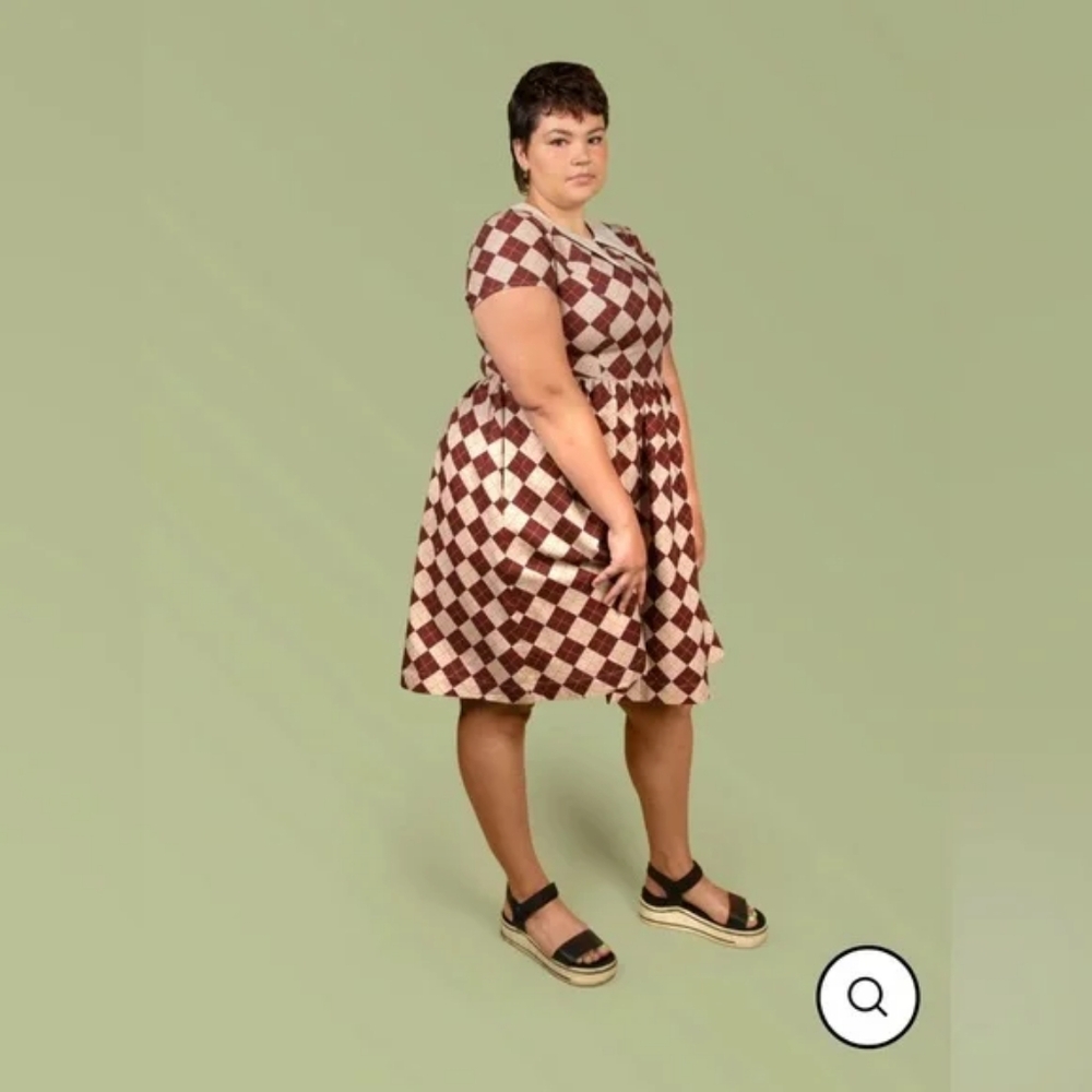 Tuesday of California Dagger Dress in Argyle
